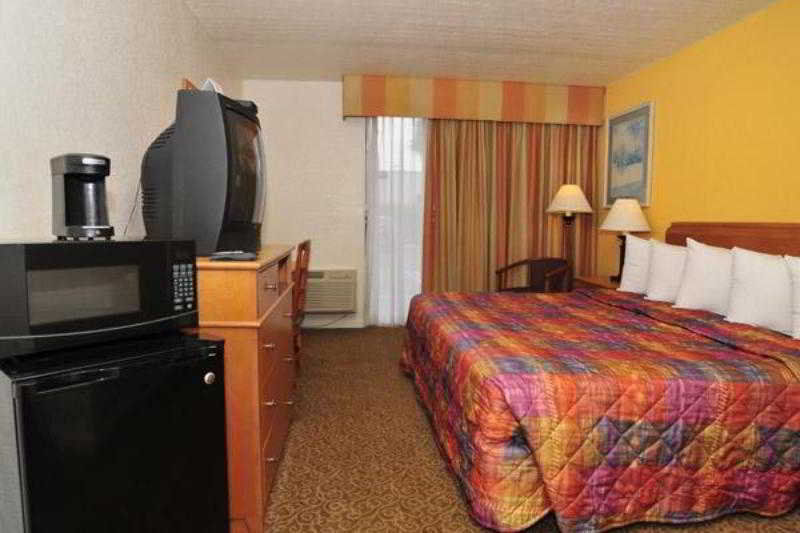 Days Inn By Wyndham Neptune Beach Jacksonville Beach Ngoại thất bức ảnh