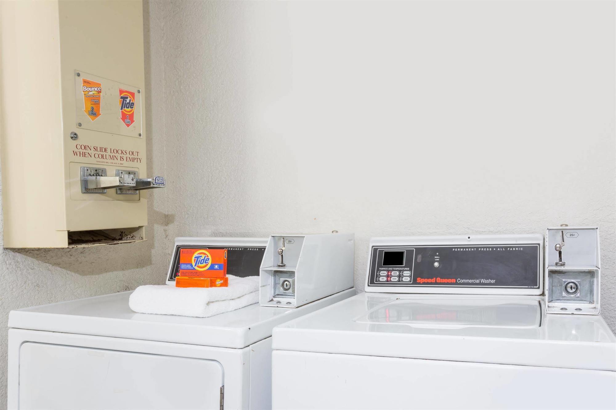 Days Inn By Wyndham Neptune Beach Jacksonville Beach Ngoại thất bức ảnh